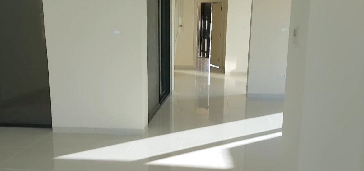 Villa en venta en DAMAC Hills, Dubai, EAU 5 dormitorios, 401 m2 No. 1391 - foto 4